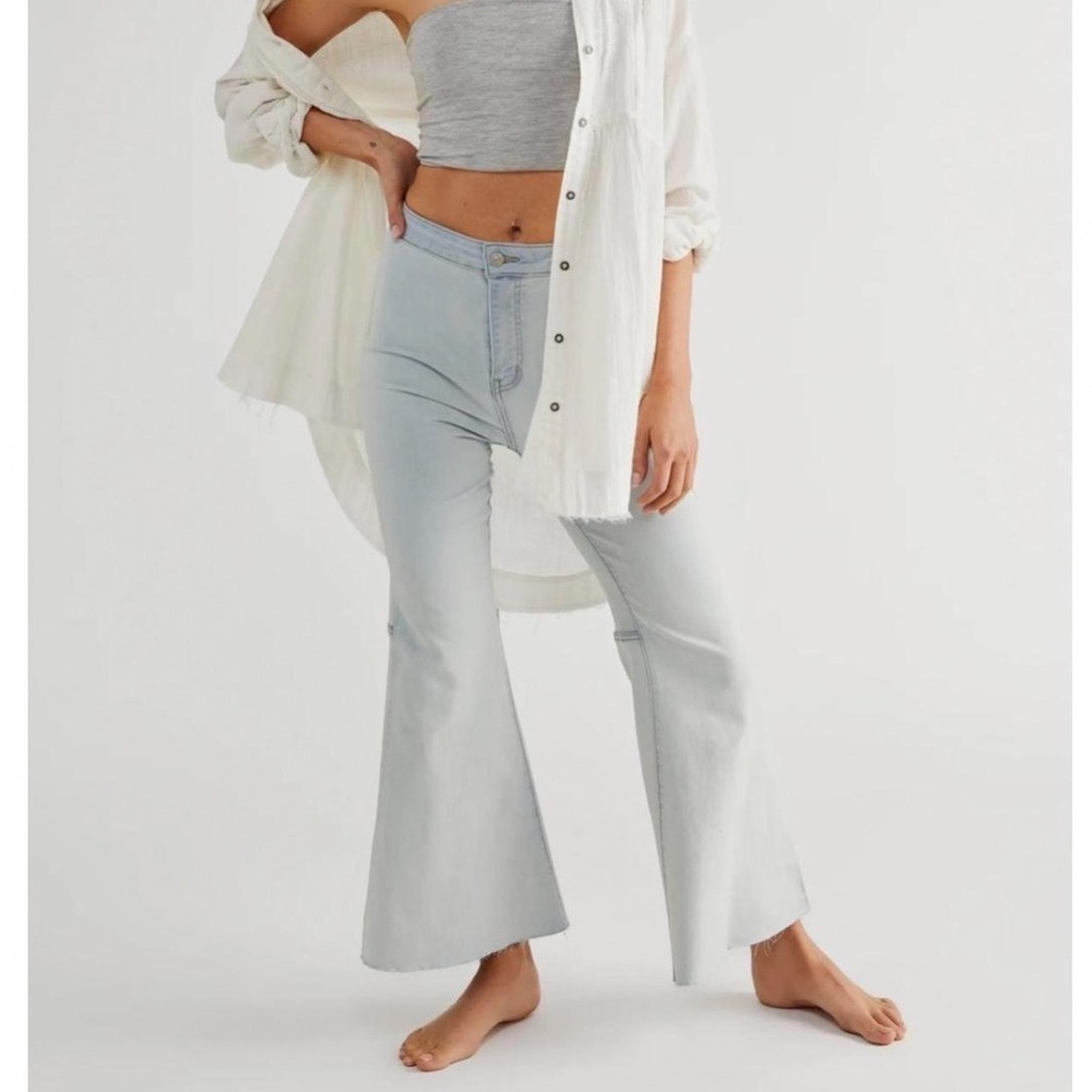 We The Free People Youthquake Crop Flare Jeans Light Wash Blue Size 28 OB1283058